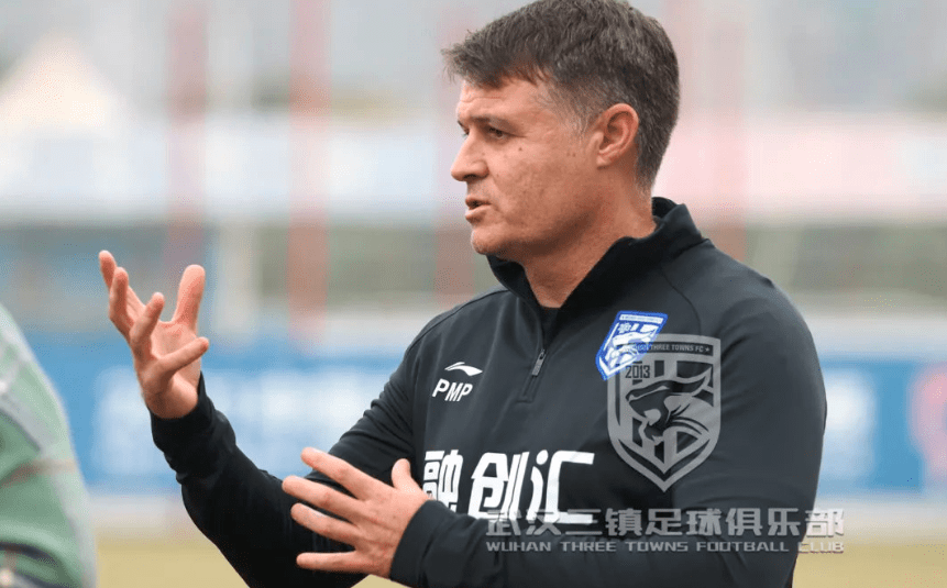 包含赛前莱比锡备战德甲夺冠胜负难料，现场解说直呼：武汉三镇围绕NBA季后赛战术微调的词条