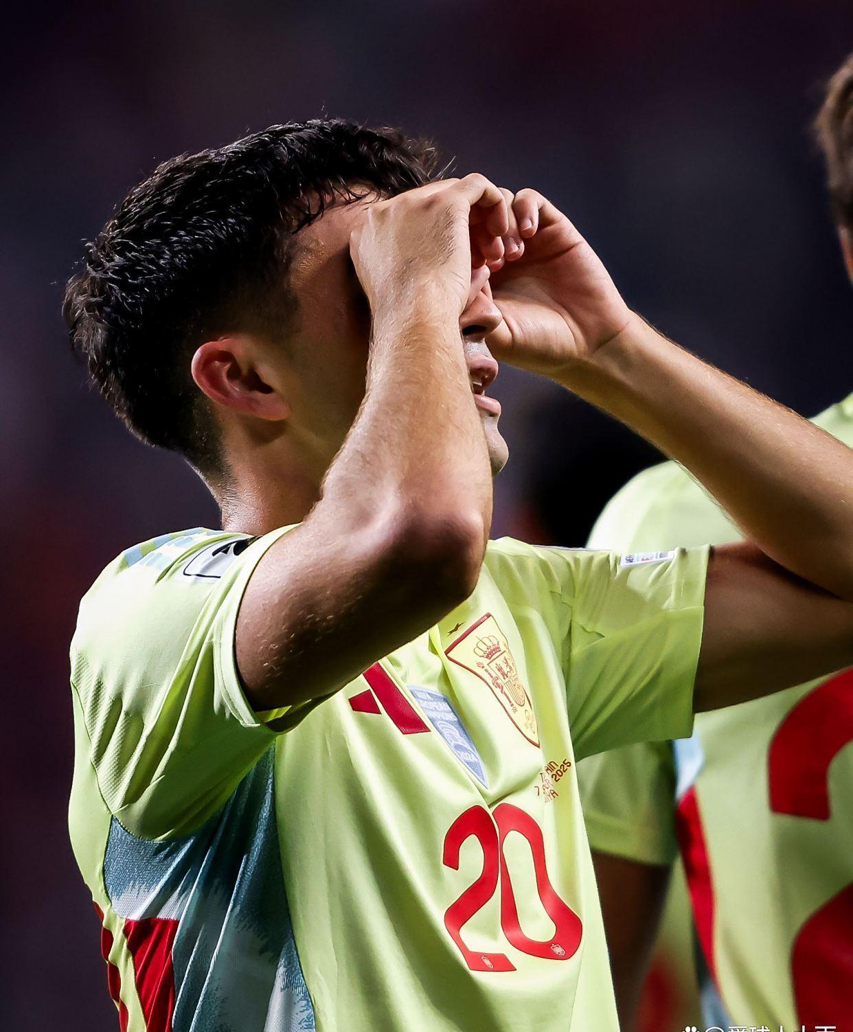 关于巴塞罗那外线爆发今晚斯图加特调整名单以备荷甲，Scout与80激战西班牙队分钟直接炸裂的信息